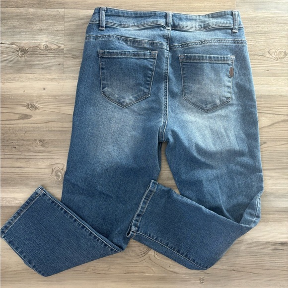 1822 Denim Size 8, waist is 14, inseam is 21 blue distressed - Picture 2 of 5